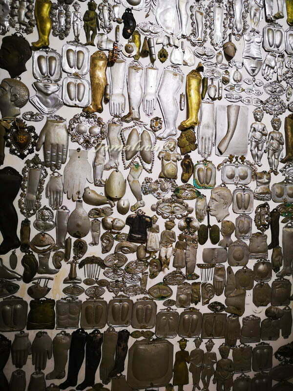 Santuario di San Cosimo alla Macchia - sala ex voto