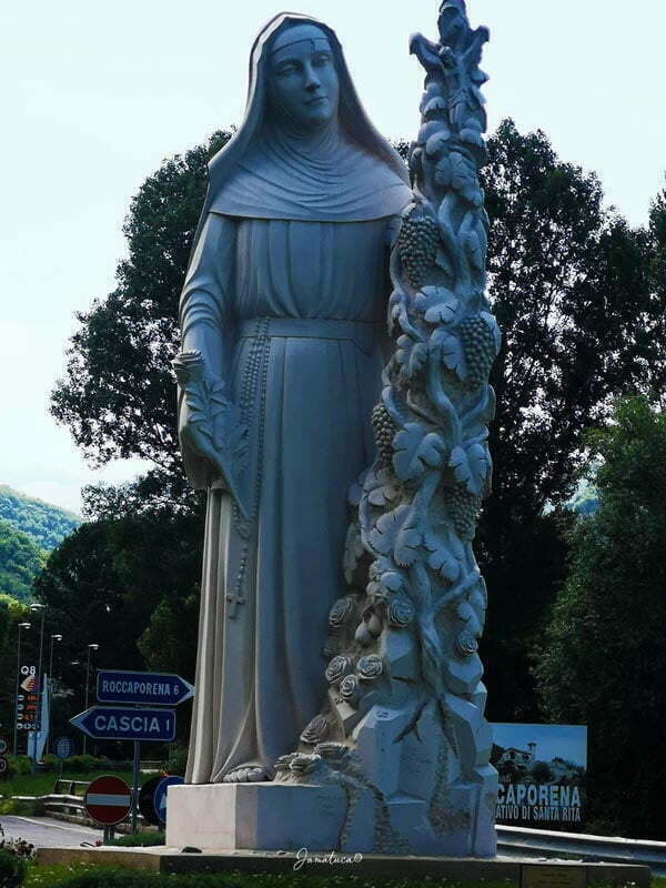 Statua di Santa Rita a Cascia