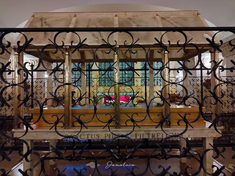 Prima tomba di Padre Pio