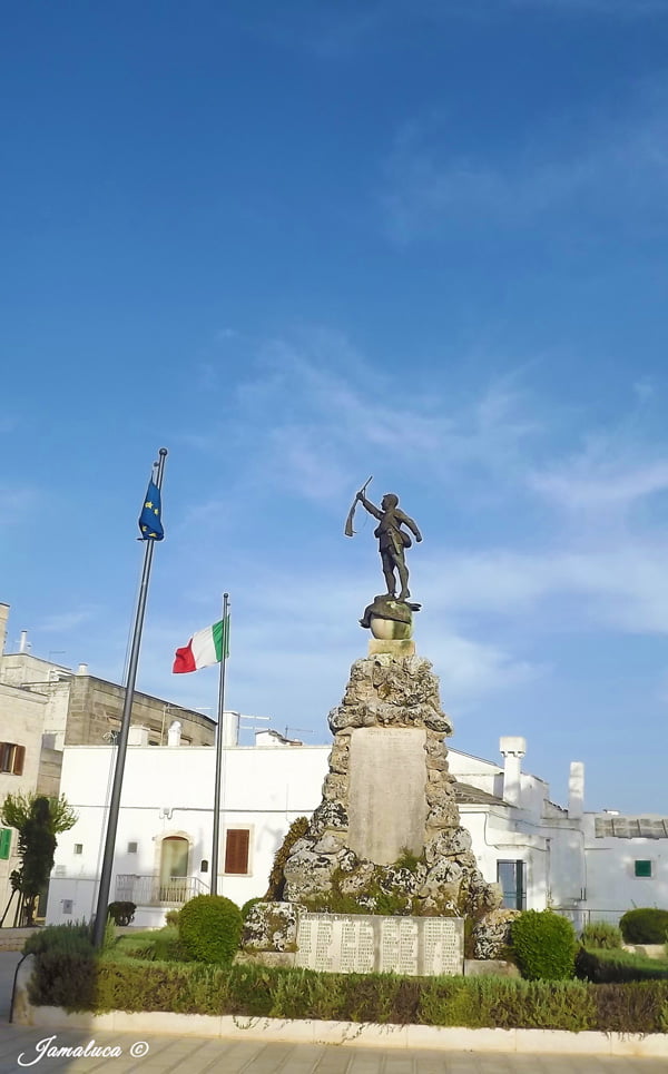 Cisternino Monumento ai caduti