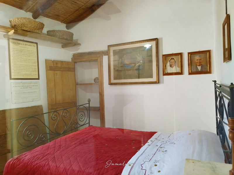 Pietrelcina Casa Padre Pio camera da letto
