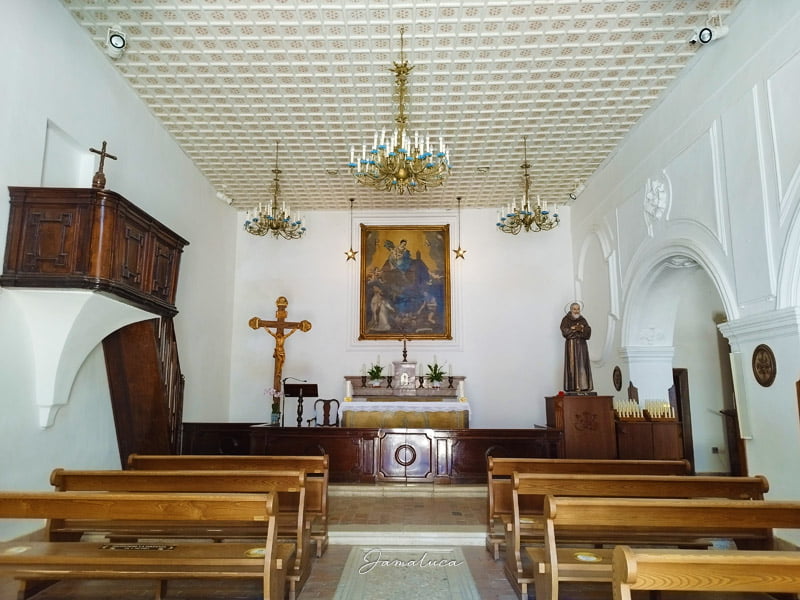 Pietrelcina Chiesa di Sant'Anna interno